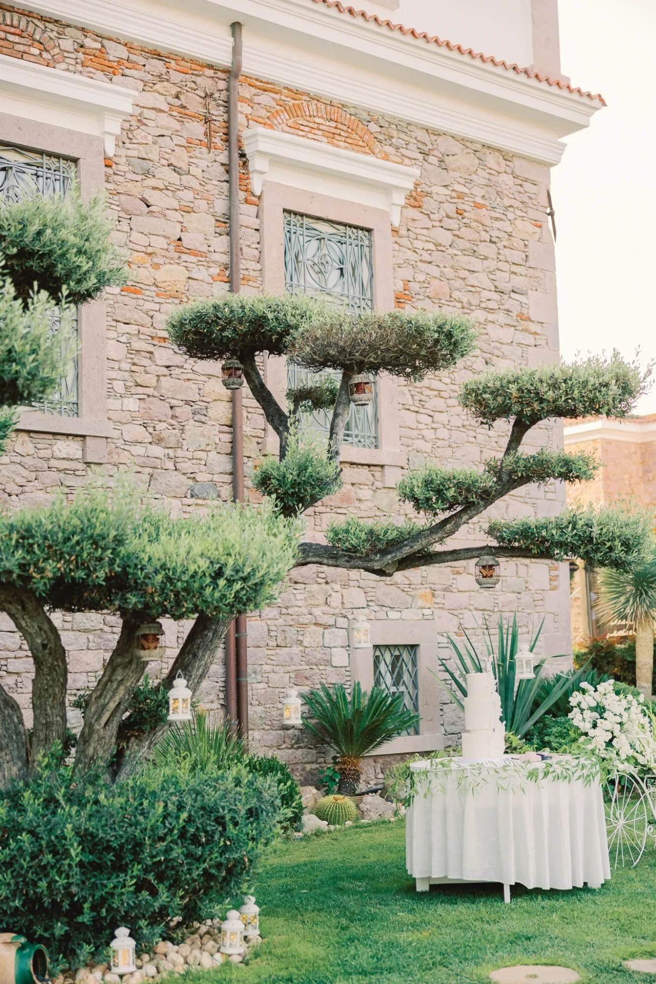 Boutique wedding setup at Cunda Despot Evi Ayvalık