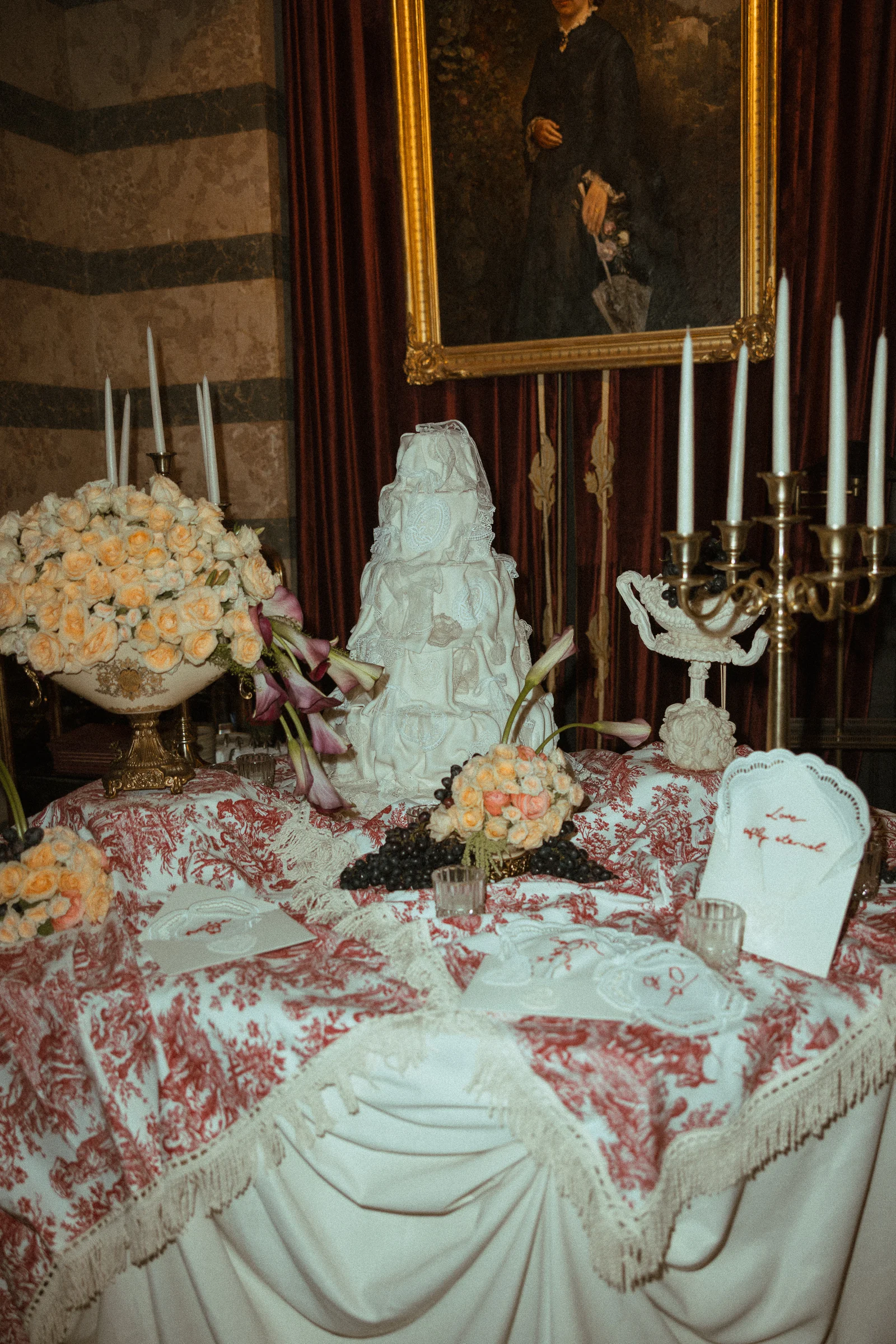 Bride and groom at Pera Palace Hotel İstanbul wedding