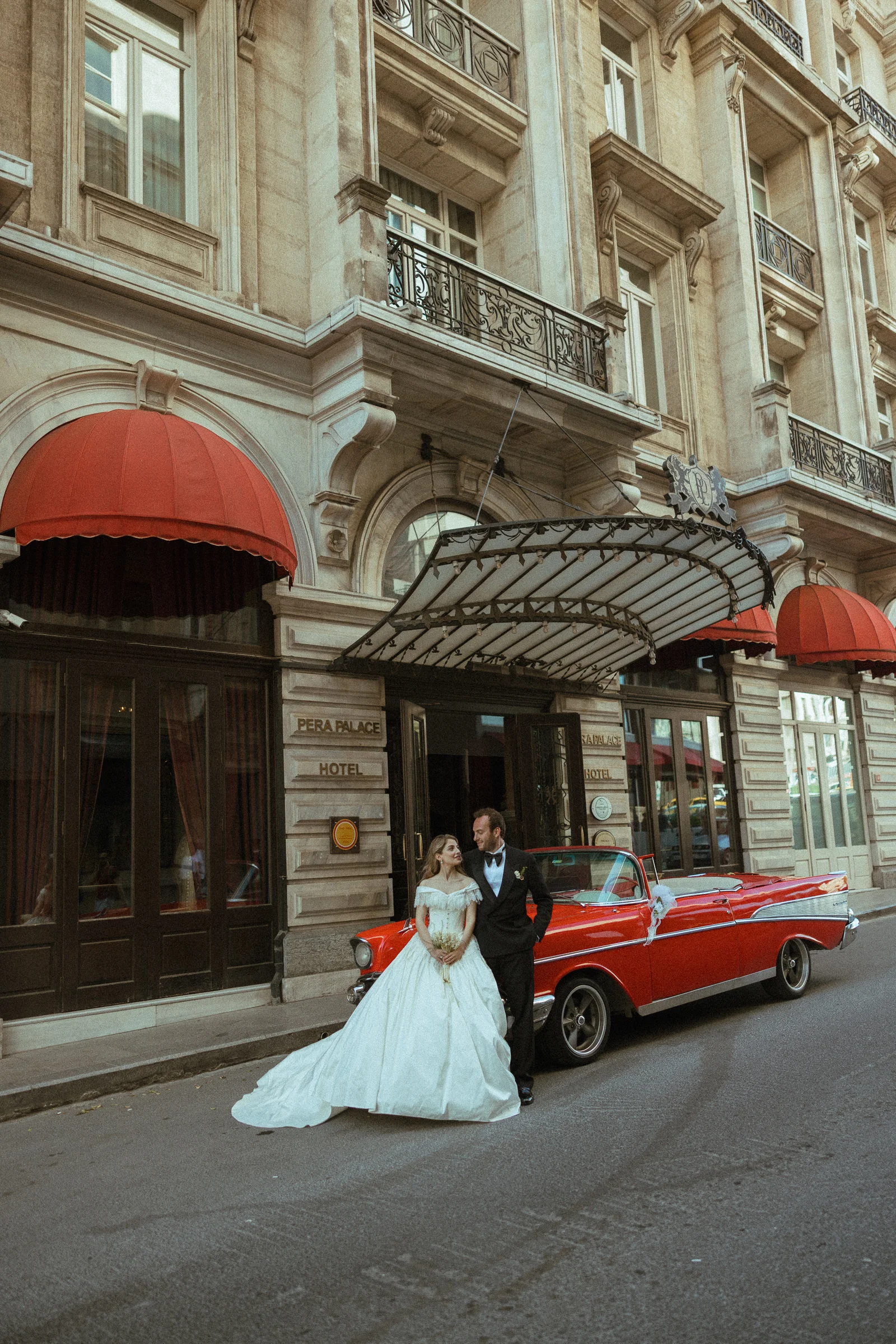 Elegant wedding photography at Pera Palace Hotel İstanbul