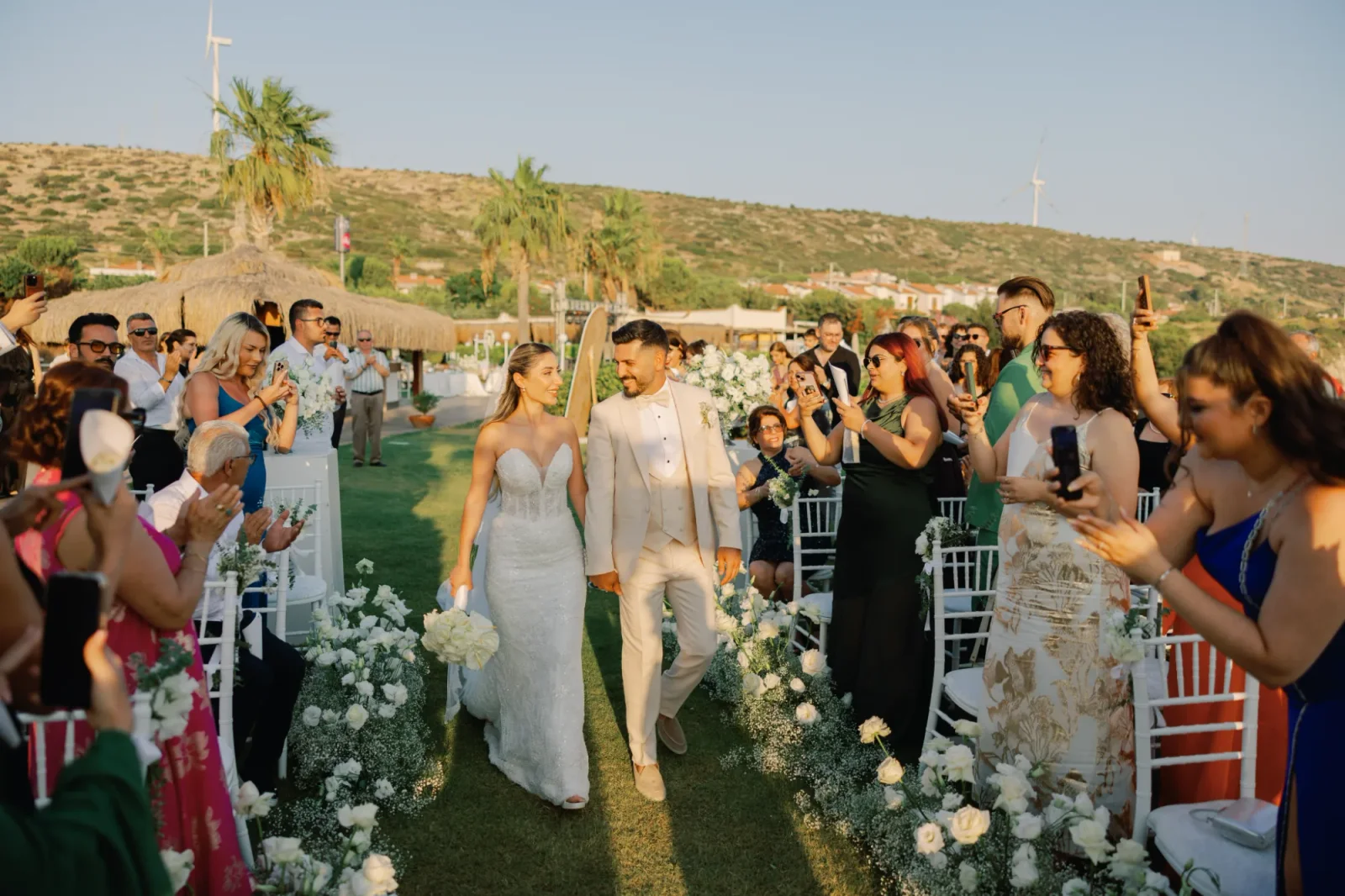 Intimate wedding moments at Dilaila Beach Çeşme