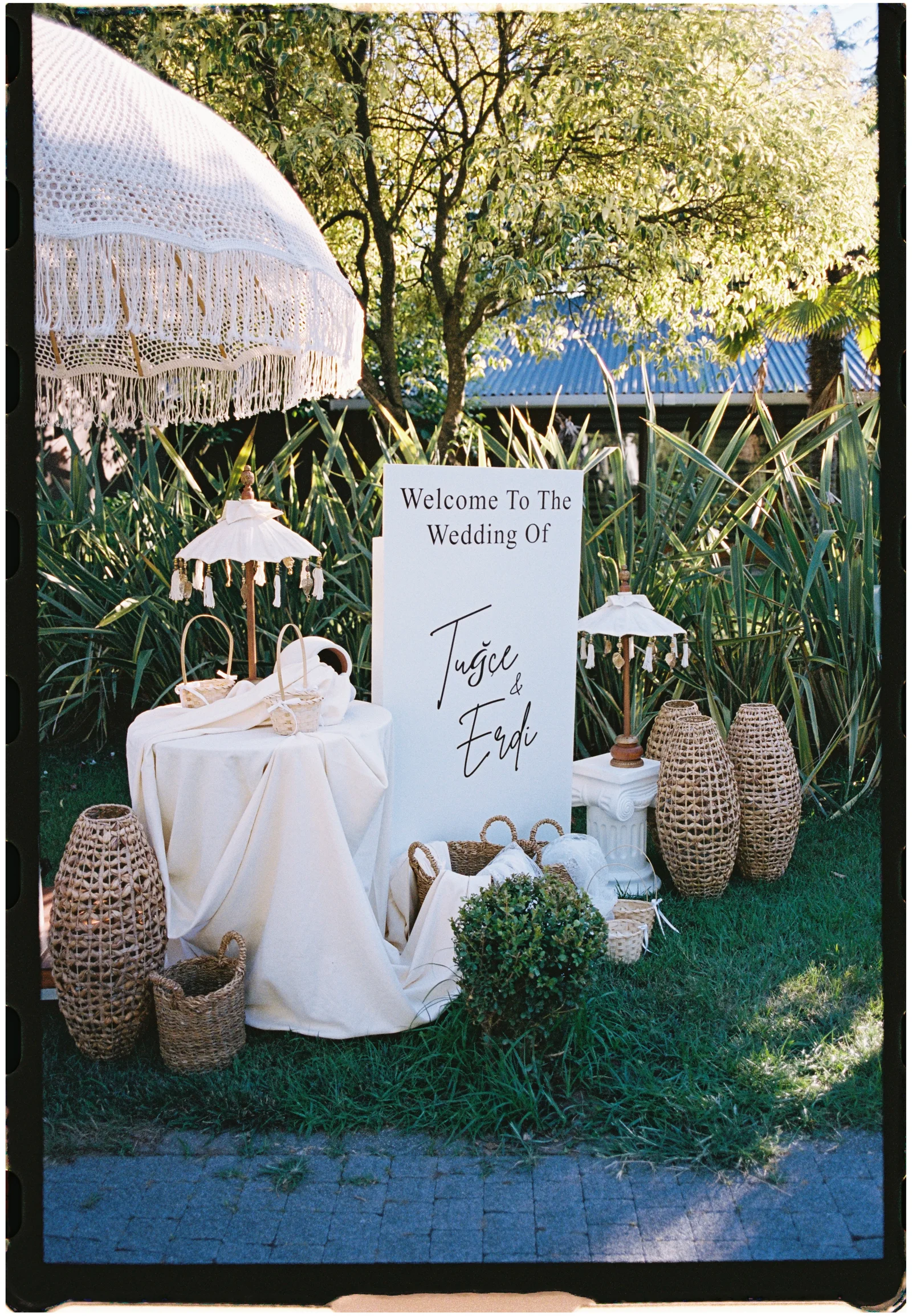 Candid analogue frame at Kalea Place Çeşme wedding