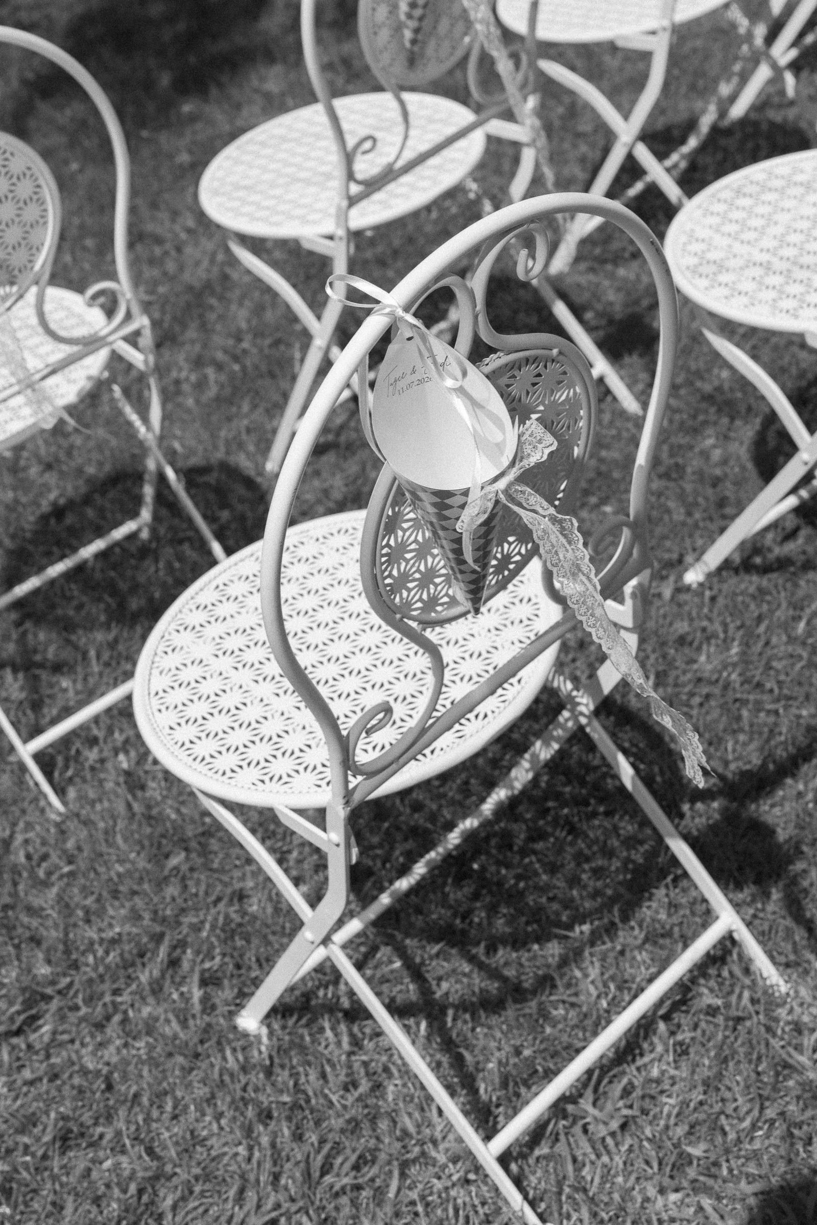 Garden bistro chairs in black and white, Kalea Place İstanbul