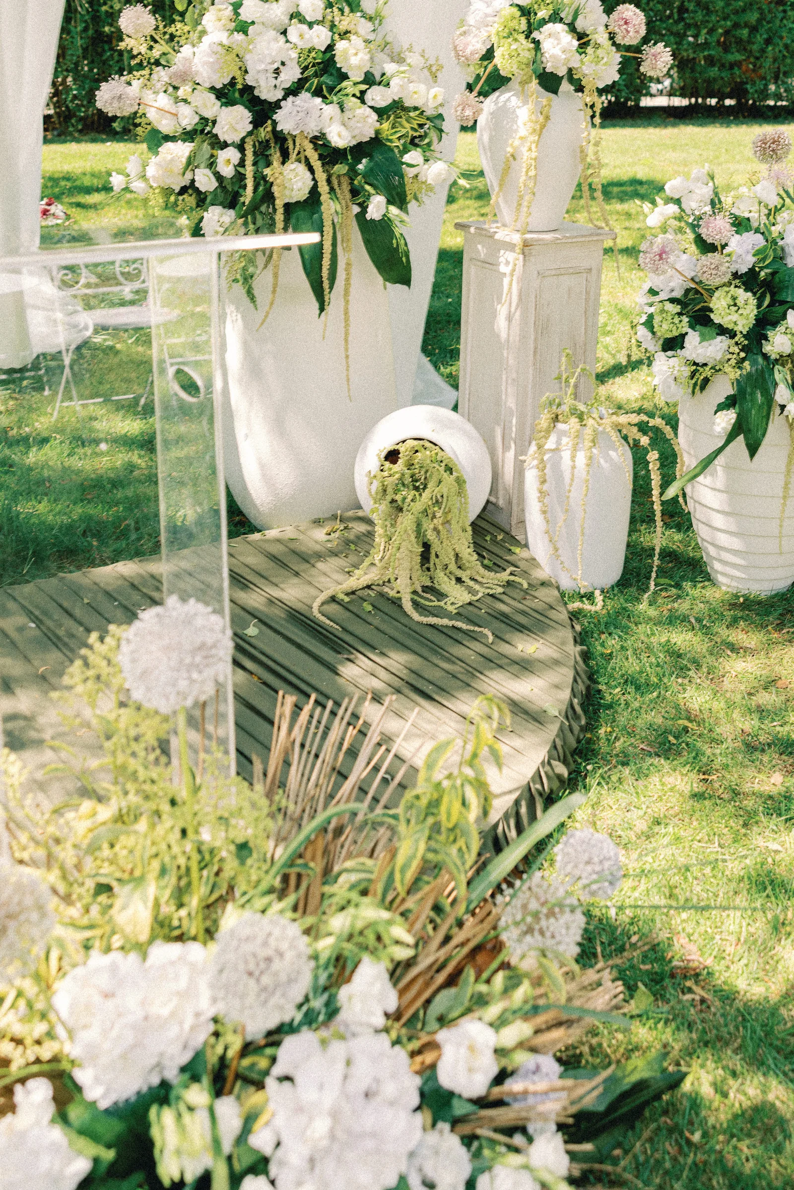 Ceremony florals in the garden at Kalea Place İstanbul