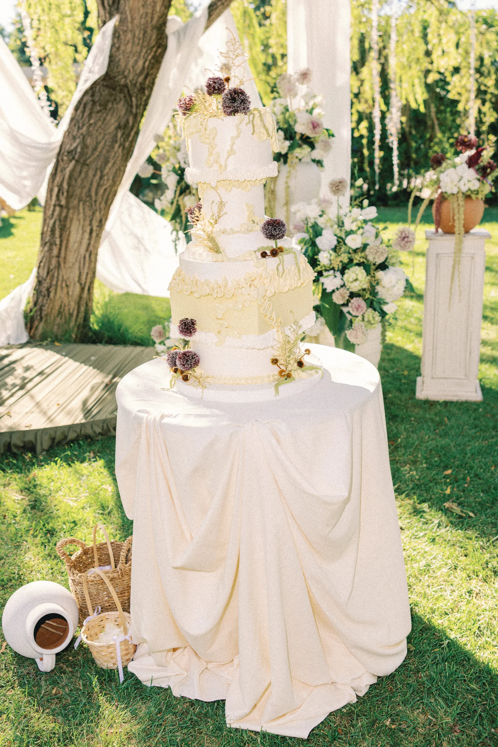 Wedding cake beneath the trees, Kalea Place Beykoz İstanbul